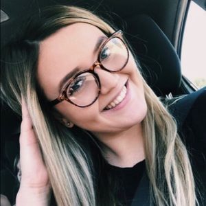 Meet your Posher, Mackenzie